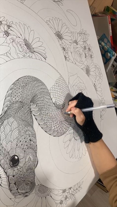 飛び出してる……」 ボールペン画の極致！ 繊細＆立体的に描かれた