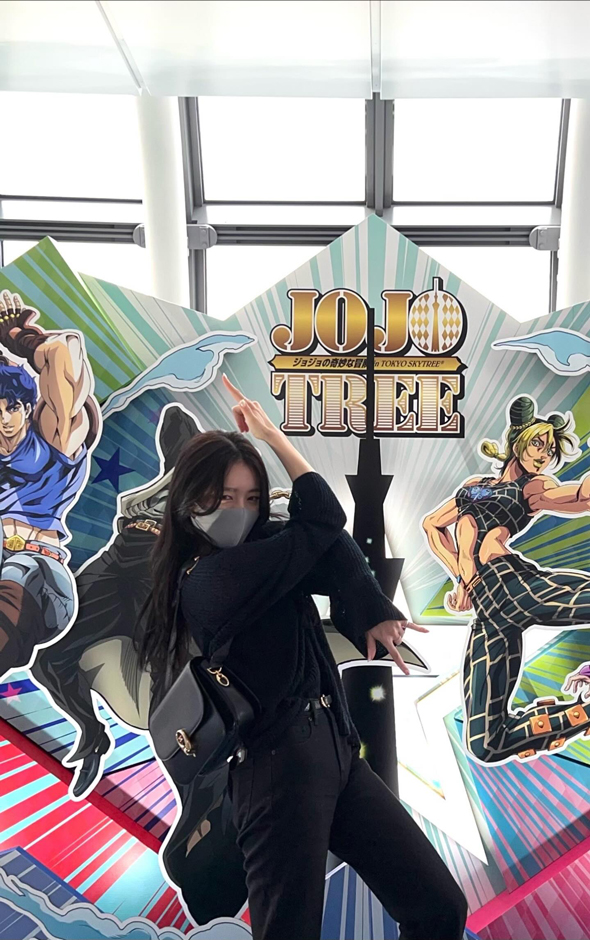 フォトスポットでジョジョ立ち