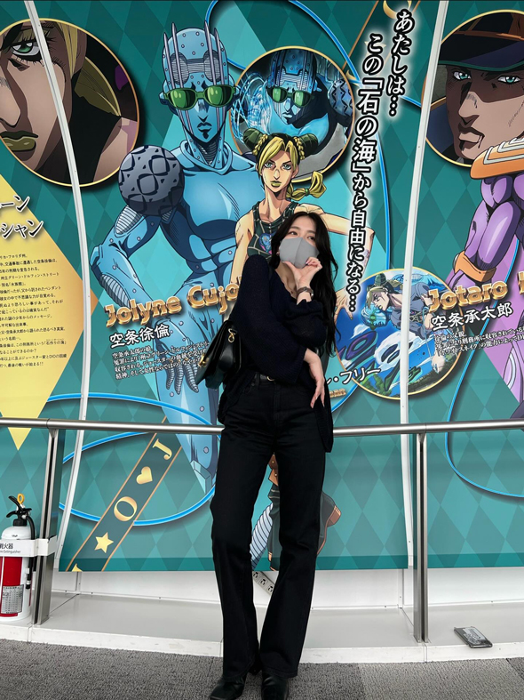 フォトスポットでジョジョ立ち