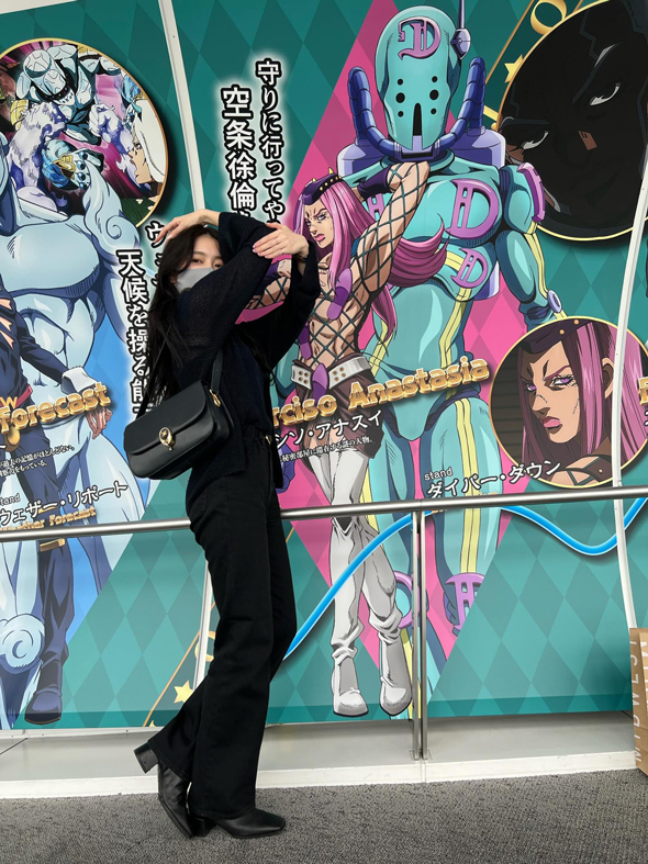 フォトスポットでジョジョ立ち