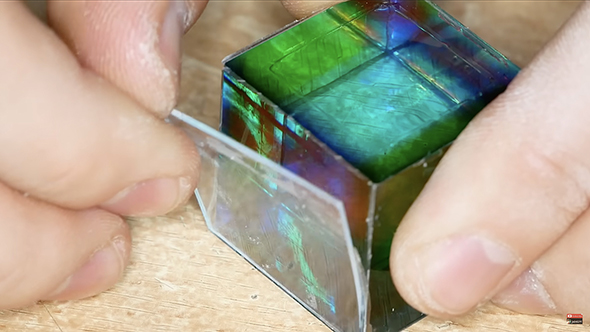 レジンで作ったレインボーキューブ
