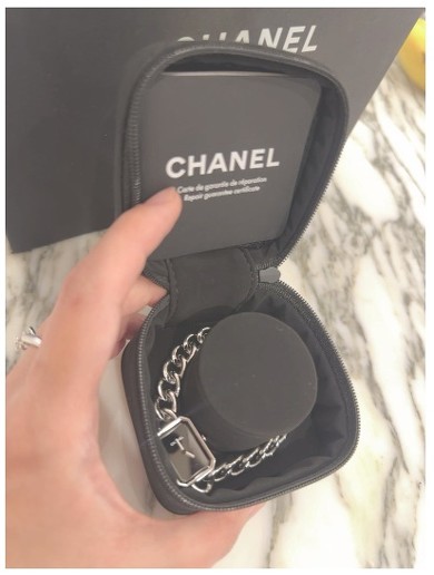 およそ10年前くらいにCHANELの店舗で購入致しました 川崎希、10年前から愛用するシャネルのアイテムを修理に