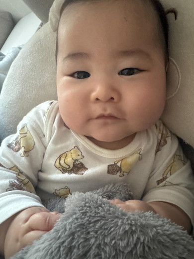 泣いている赤ちゃん