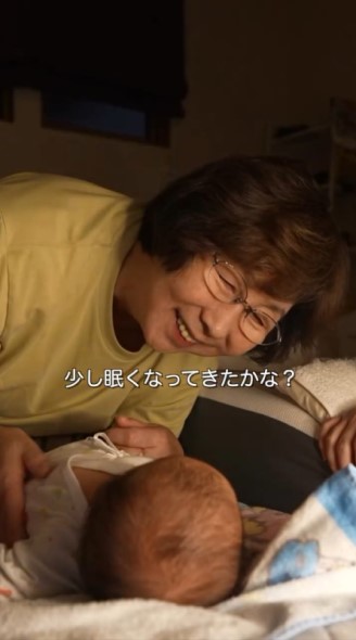 寝てくれそうか見るひいおばあちゃん