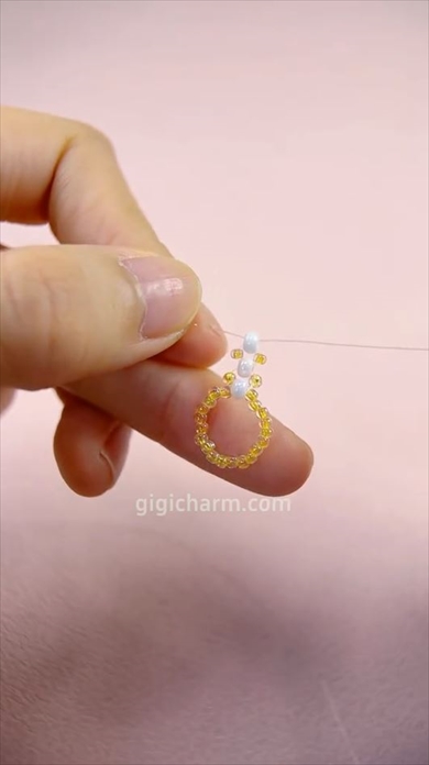 「超簡単で超かわいい」春色のビーズアクセサリー