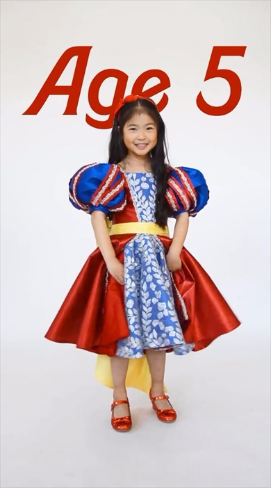 パパが作った白雪姫ドレスを着た1歳の女の子、5歳になったら……