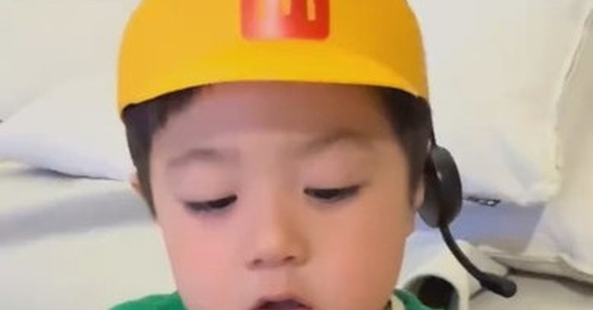 3歳息子とマクドナルドごっこ→「スマイルください」と注文した瞬間……　1秒後の“展開”に「たまらん」「好きww」（1/3） | ライフスタイル ねとらぼ