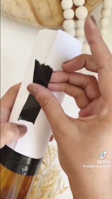 空き瓶がオシャレな花瓶に！