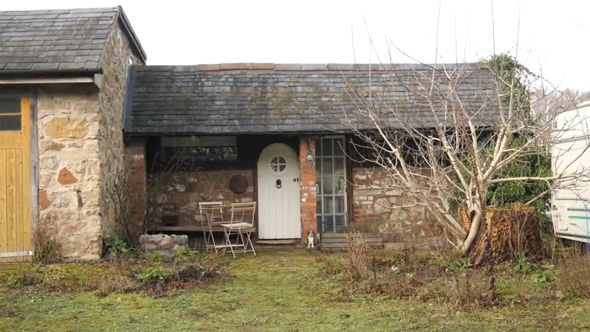 イギリス 田舎 築500年 古民家 手作り バナナケーキ お庭 おうちカフェ