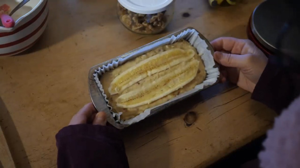 イギリス 田舎 築500年 古民家 手作り バナナケーキ お庭 おうちカフェ