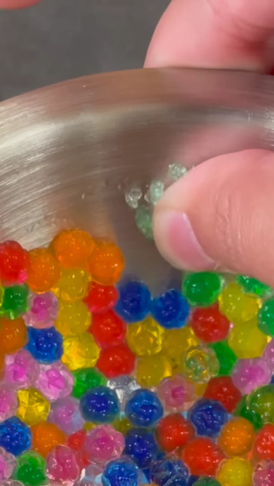 少し水分を含んだぷよぷよボール