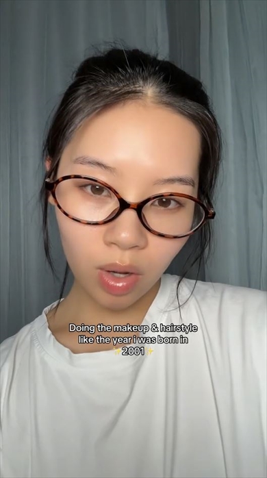 生まれ年（2001）のメイクを再現