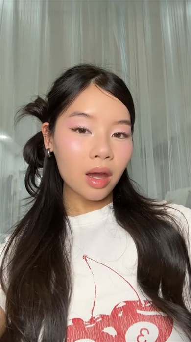 生まれ年（2001）のメイクを再現