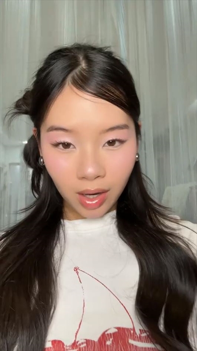 生まれ年（2001）のメイクを再現