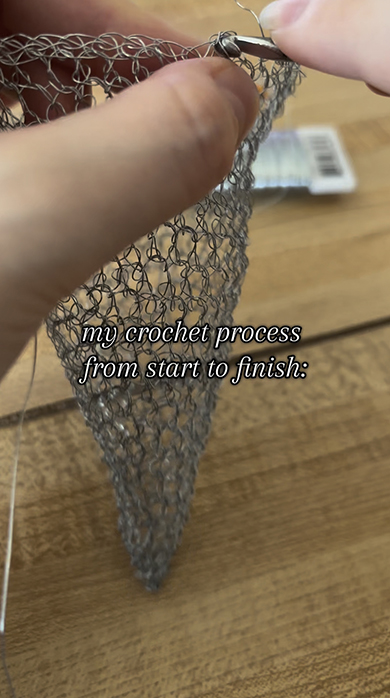 銀のワイヤーをかぎ針編みで編んだら……