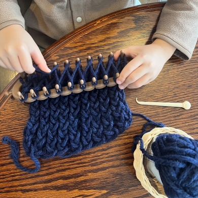 8歳息子がダイソーアイテムで編んだ物