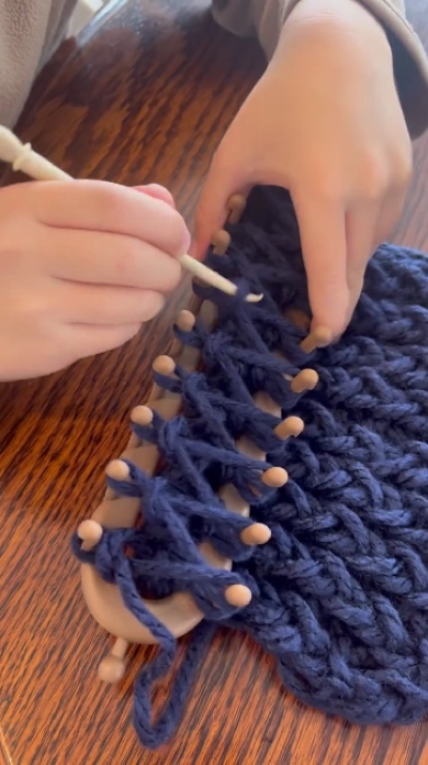 8歳息子がダイソーアイテムで編んだ物