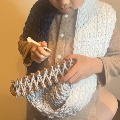 8歳息子がダイソーアイテムで編んだ物