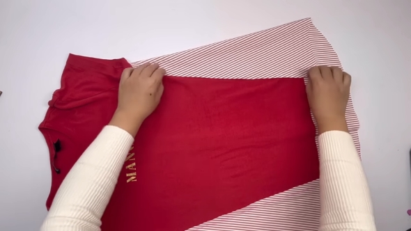 別の服を使いリメイク