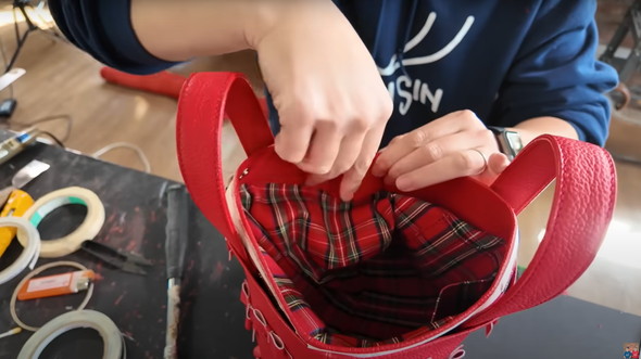 北川景子が作ったバッグを革職人が再現