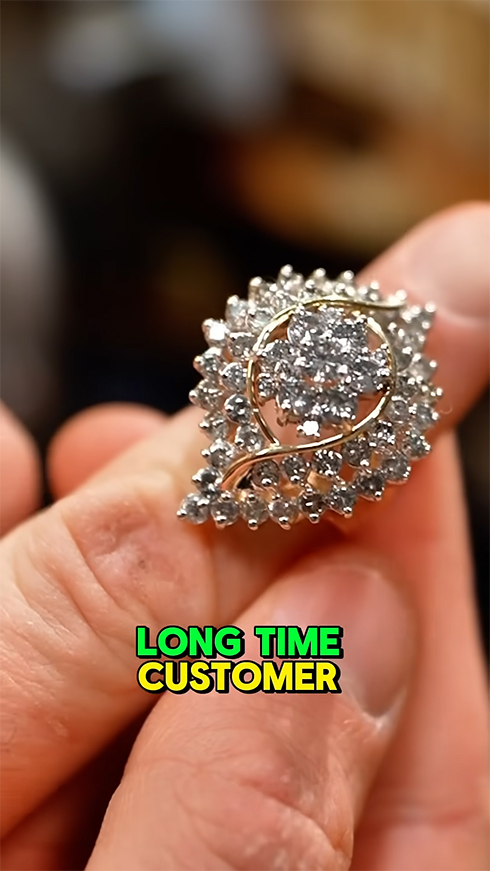 ダイヤがちりばめられた元のリング