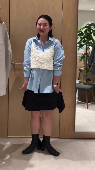 足を見せる女性