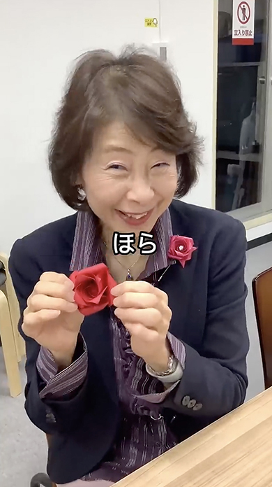 切らずに作る折り紙のバラ