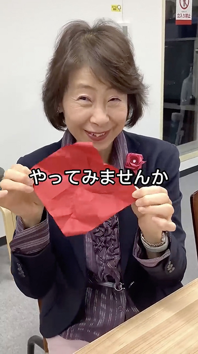 切らずに作る折り紙のバラ