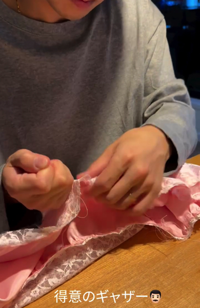 得意のギャザーも披露