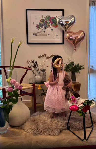 ドレスアップして、まるでプリンセスのような娘ちゃん