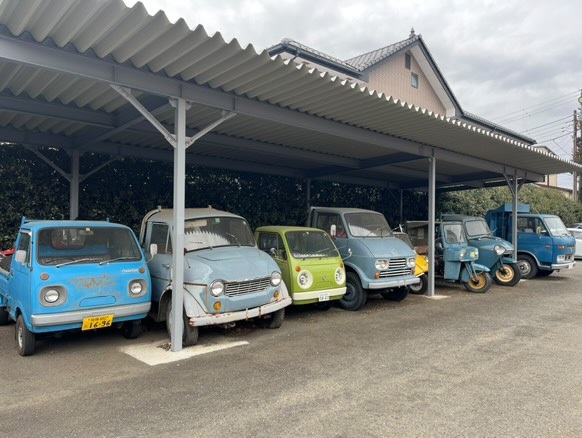 引き取るなどしてマツダ商用車を10台集めた