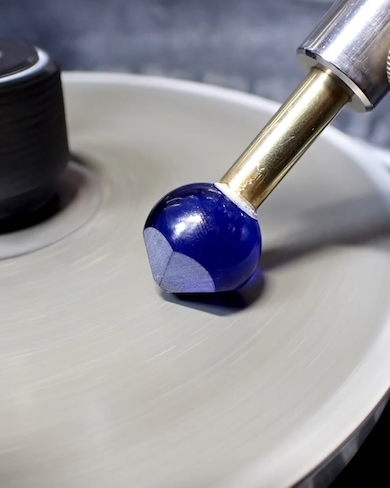 ビー玉を研磨する