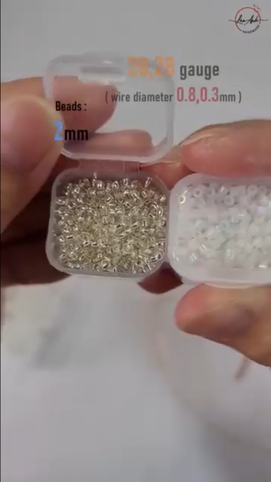 ワイヤーとビーズで工作