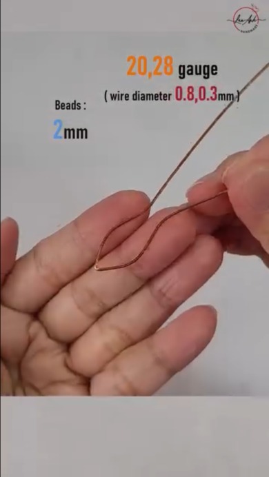ワイヤーとビーズで工作