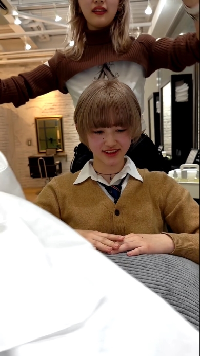 ブルべだけど金髪にしたい女子高生