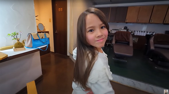 ハーフの女の子が美容室へ