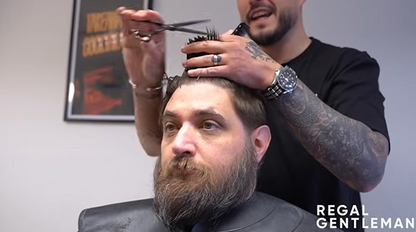 トップは少しだけ短く