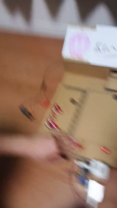 段ボール製「ボムへいをわけろ！」