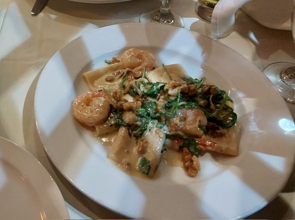 よい米国のイタリアンレストランの例を収めた写真