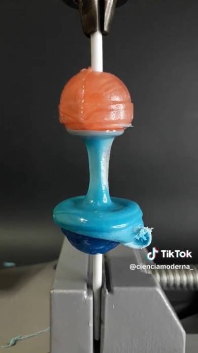 高速回転させたキャンディーをキャンディーにぶつけたら