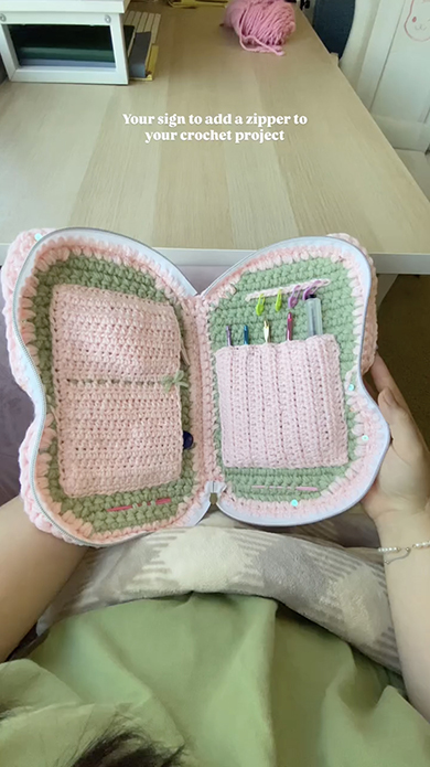 ファスナーに毛糸を編み付けて作るツールケース