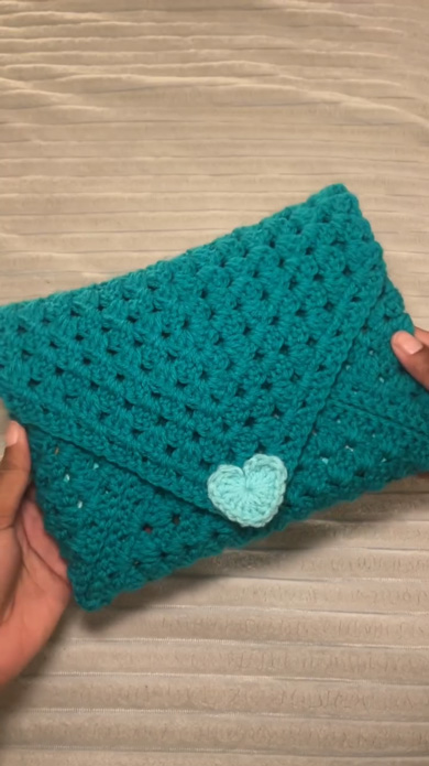 毛糸 かぎ針編み 四角 折る 制作 メイキング ブックポーチ ブックスリーブ