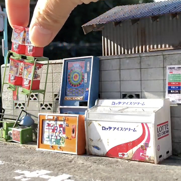 閉店翌日の駄菓子屋