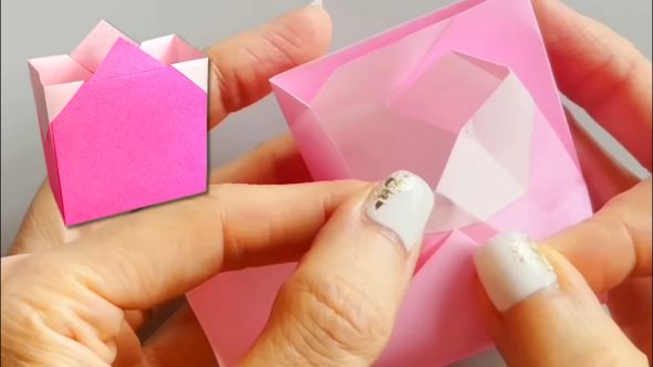 角AとBで作った隙間に差し込んで袋を固定する