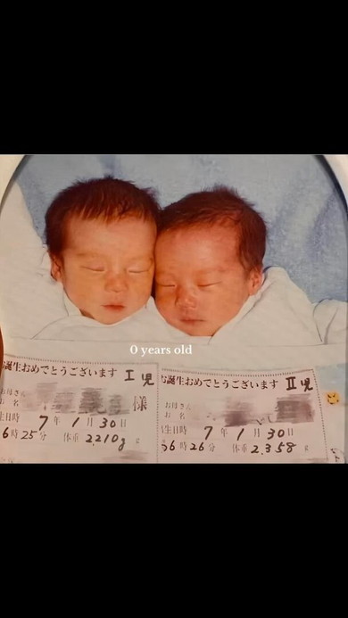 一卵性双子の姉妹