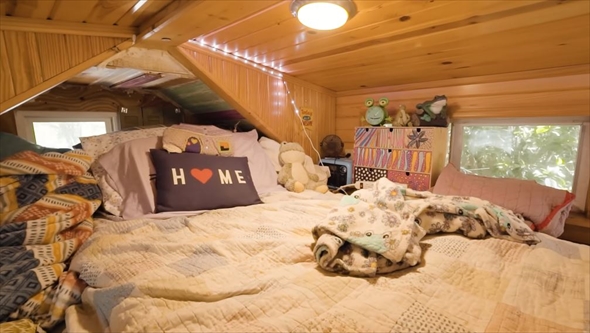 洪水で全てを失った人が1.7万ドルで建てた家