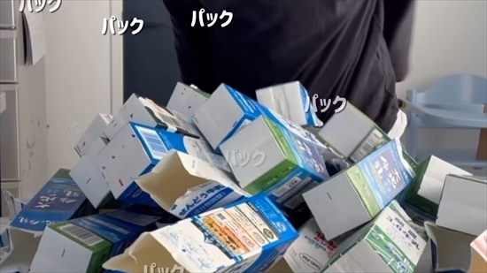 牛乳パックで作ったままごと台所