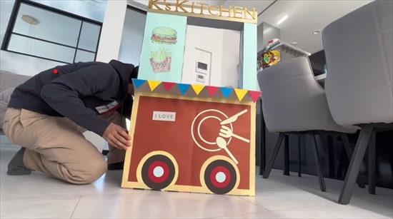 牛乳パックで作ったままごと台所