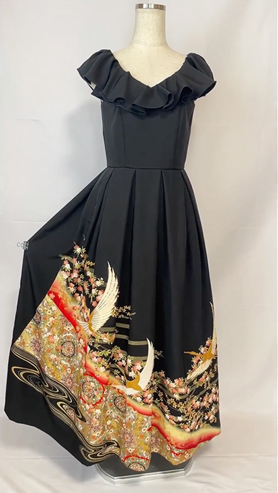 豪華な柄行きの着物をリメイク