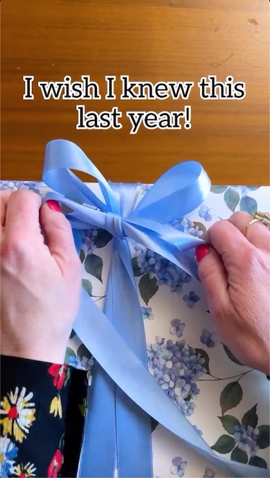 リボン結びを2回しているところ